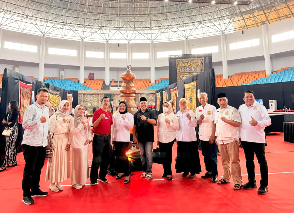 Mengunjungi Pameran Artefak dengan KADIN Kabupaten Bogor
